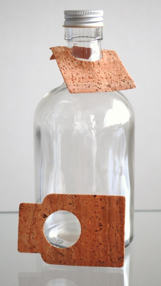 Korketikett med hål