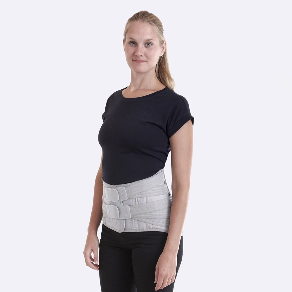Ronja Mellom ryggstøtte