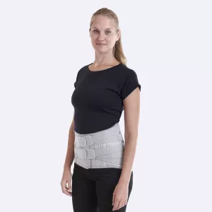 Ronja Mellom ryggstøtte