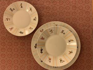 MuseuM - Lasse Åberg Matservis med 3 olika tallrikar