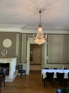 EMPIRE CLASSIC 8-arm Stor Borstad-mässing