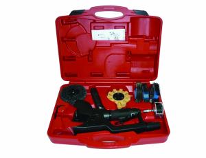 RENGÖRINGS/RENSNINGSKIT I VÄSKA