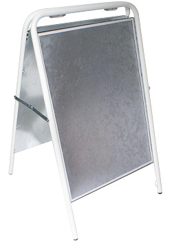 Gatuställ Sign 70x100cm vit