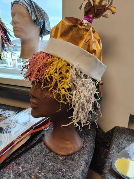 Crinkle craft mörkblåa pappersstrimlor 1