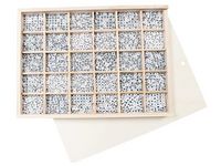 Bokstavspärlor i trälåda