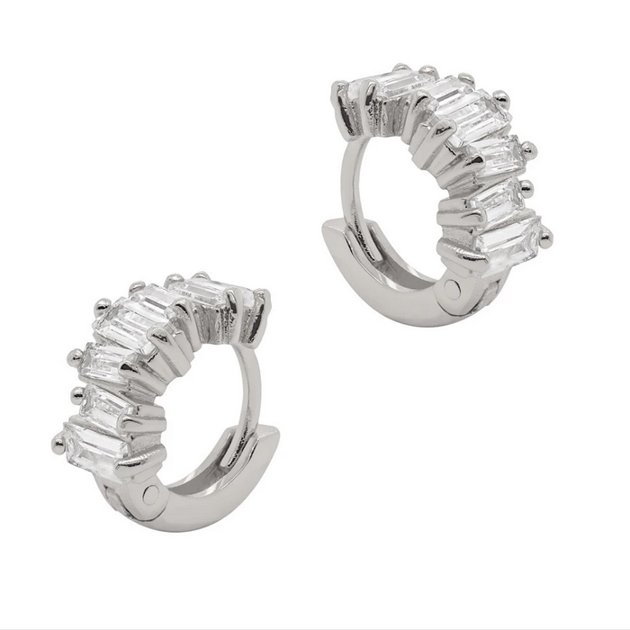 Huggie örhängen - Hoops ringar med rektangulära vita kristaller