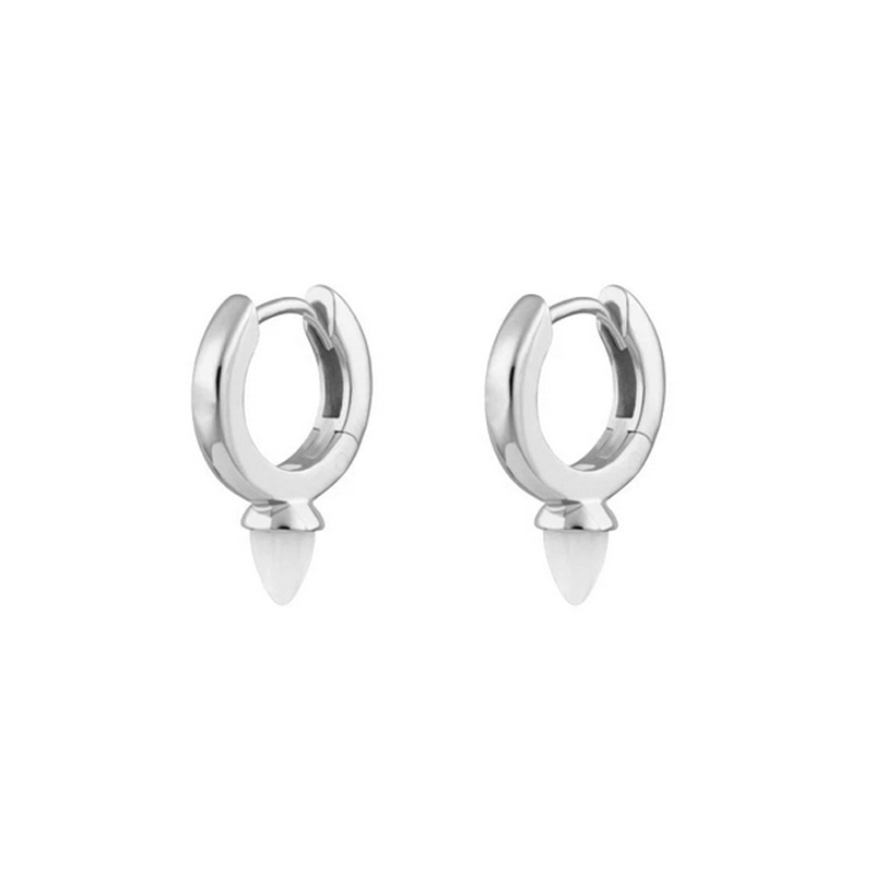 Vita opaliter - Huggie örhängen - Ringar i äkta silver