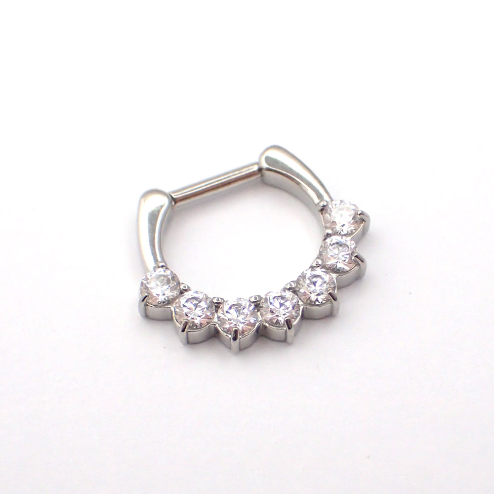 Piercing smycke till septum med sju stycken klara vita swarovski kristaller