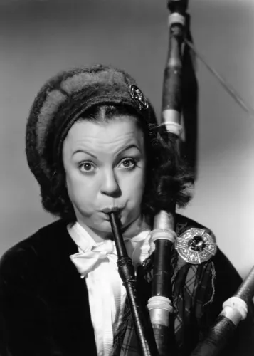 Blowing a tune, Greeting Card