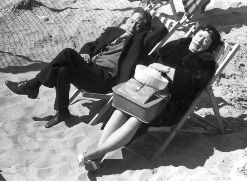 Dressed for the beach, Greeting Card
