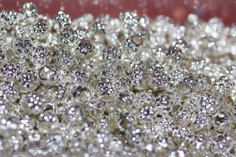 Knottriga silverkulor (paket om 15 st)