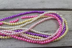 Glaspärlor (paket med 5strängar)