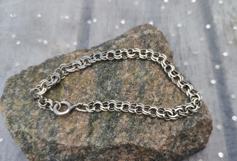 Silver armband (1st)