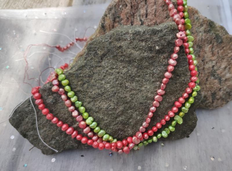 Sötvattenspärlor (3 strängar med ca 100 st)