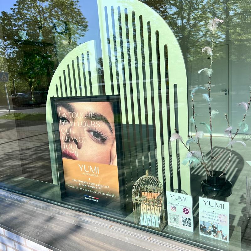 Marketing poster YumiLashes  & YumiBrows, 50 x 70 cm