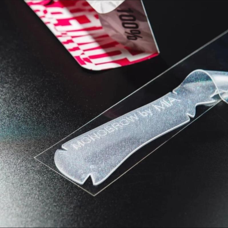 Monobrow, Mia Pro Lashes