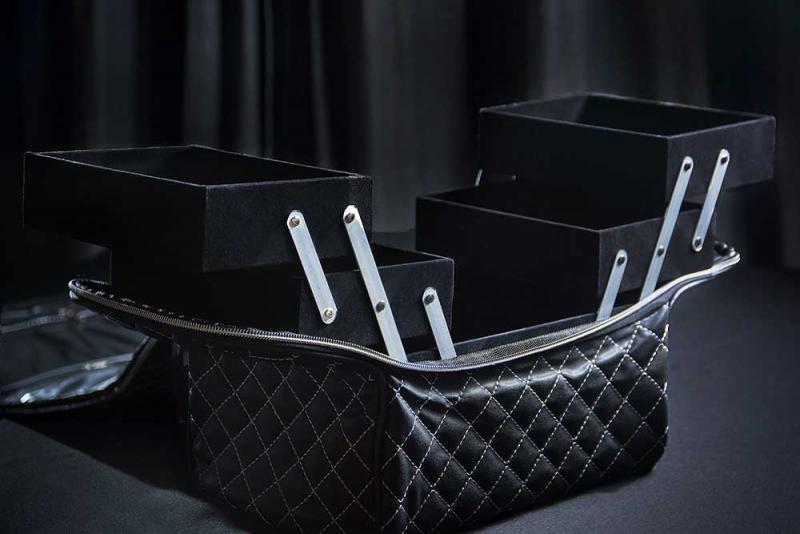 Yumi Lashes Portable Beauty Case