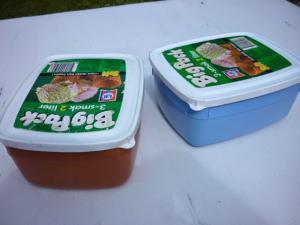 Plastask med lock, 2 l