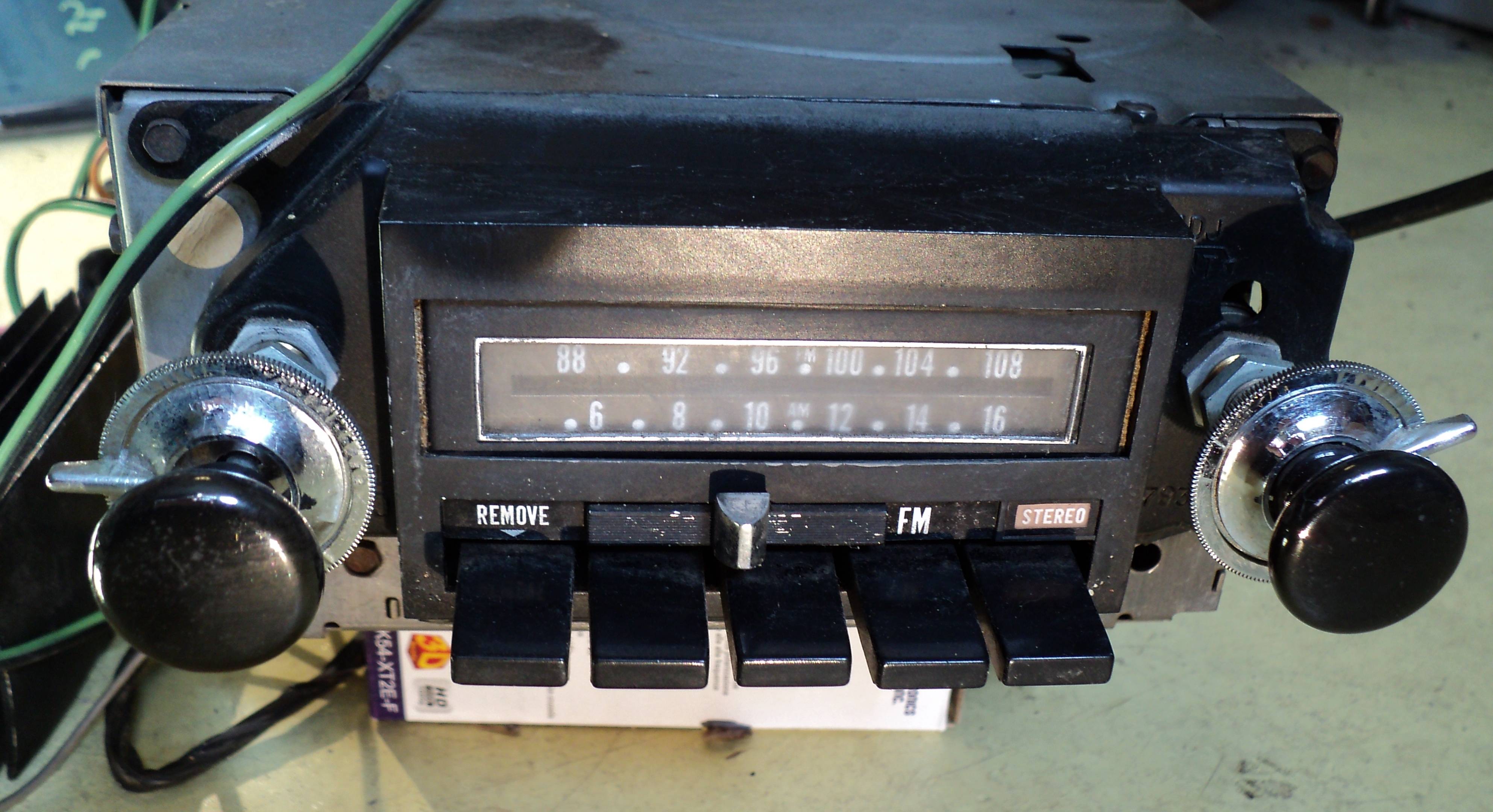 1972 Buick Electra radio (not tested) AM – FM Super 8