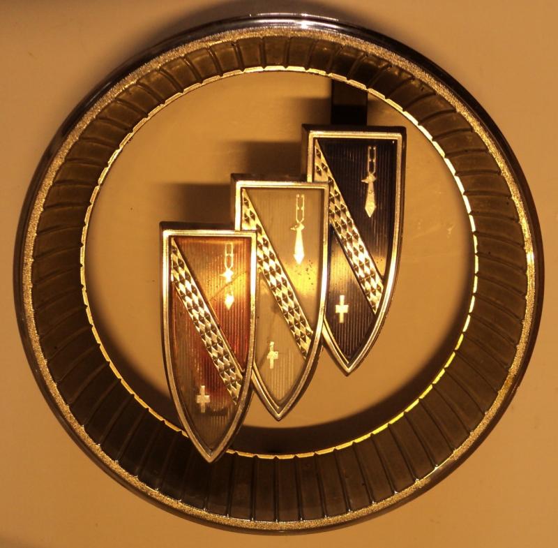 1963   Buick LeSabre   front emblem