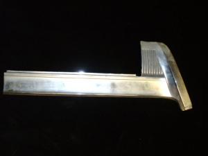 1964 Oldsmobile 98 krom vänster framskärm