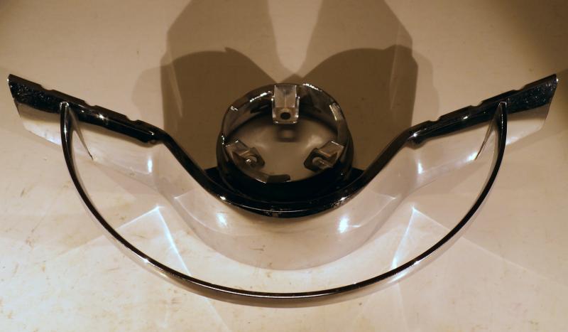 1957  Plymoth  signalring    horn ring