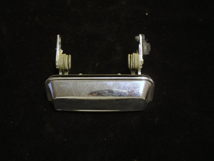 1971 Plymouth Satellite doorhandle left