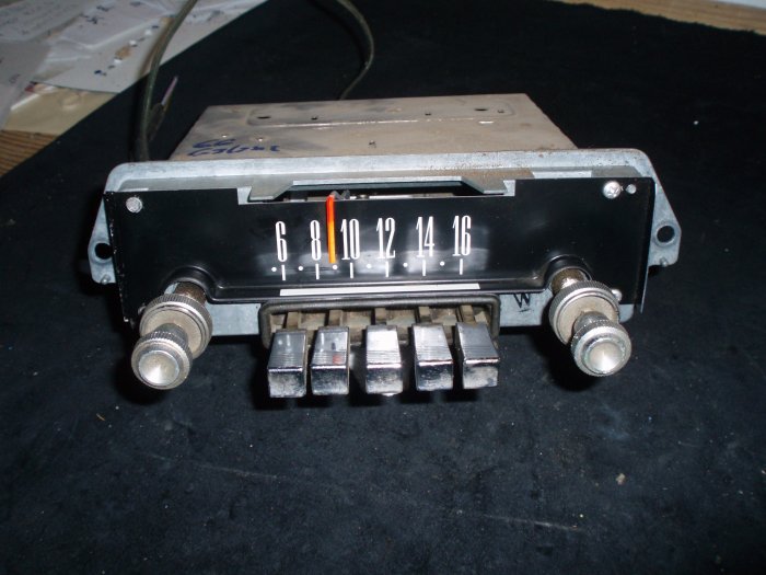1966 Ford Galaxie radio