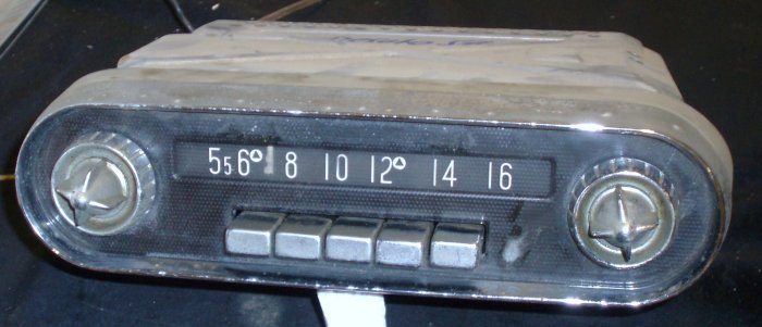 1957 DeSoto radio
