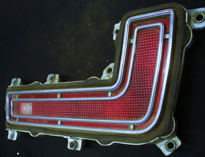 1968 Pontiac Catalina tail light left