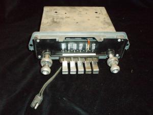 1965 Ford Galaxie radio