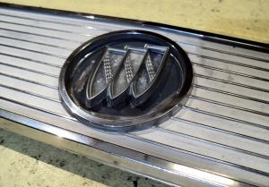 1963   Buick Skylark   krom plåt bak