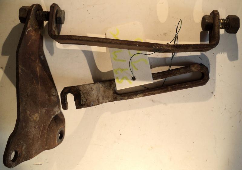 1957 Mercury 368   alternator mount