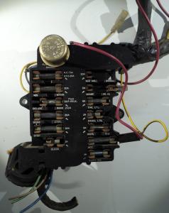 1971   Oldsmobile Jetstar   fuse holder