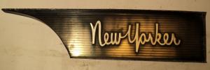 1962  Chrysler NewYorker    emblem   höger fram