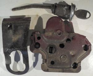 1969   Oldsmobile Delta 88    koffert låsmekanism