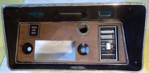 1973 Oldsmobile 98  del av instrumenthus, med kartläsarlampa