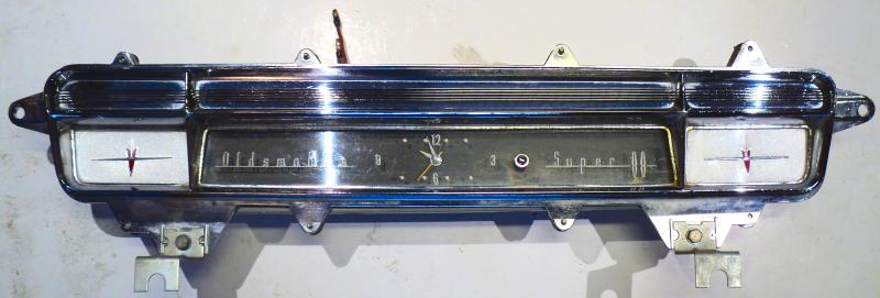 1959   Oldsmobile    Clock with chrome on dash  (not tested)