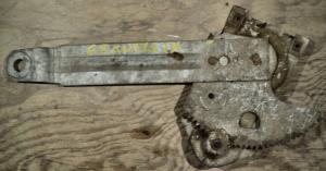 1968   Oldsmobile Cutlass  2dr ht   window crank mechanism        left rear