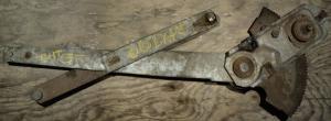 1966  Dodge Dart   2dr ht   window crank mechanism        right front