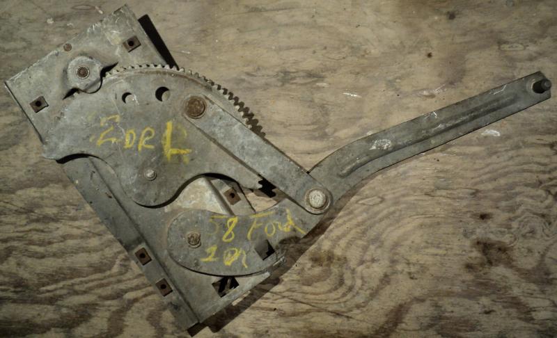 1958 Ford  2dr ht   fönster vevmekanism       vänster bak