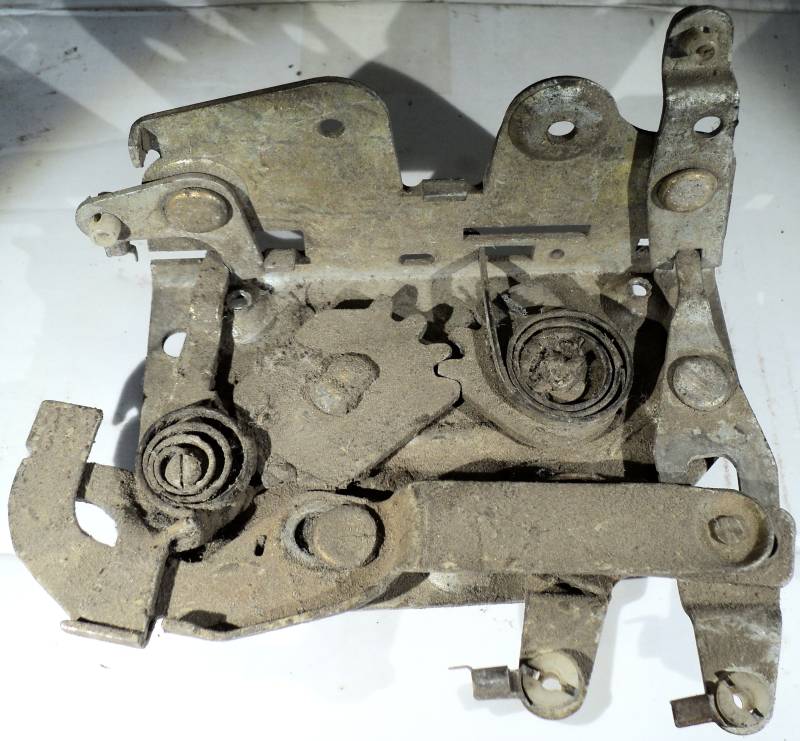 1965 Ford LTD   lockcase left front