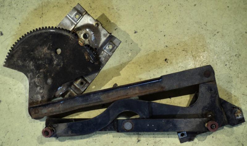1959 Ford    2dr ht    window crank mechanism