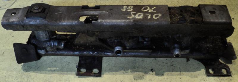 1970 Oldsmobile 88  rail power seat 6 way         left