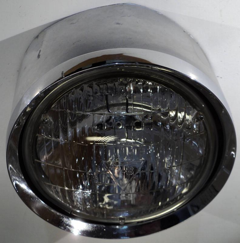 1965 Oldsmobile 88       lamp housing right