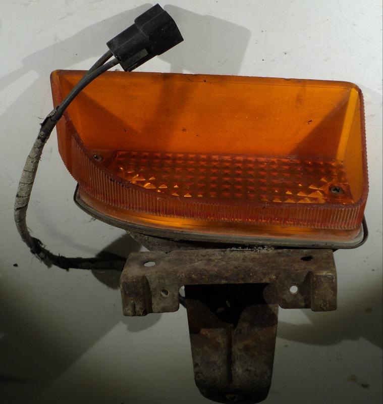 1973 Plymouth Satellite   turn signal light     right front