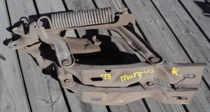 1973 Mercury Marquis      huvgångjärn par