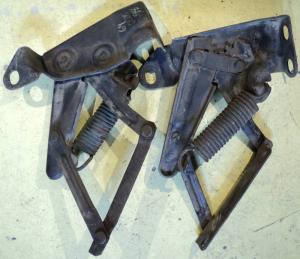 1964   Oldsmobile 98      hood hinge pair