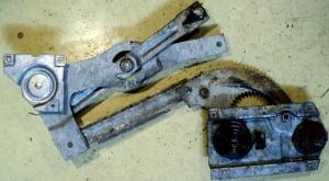 1963  Chrysler 300  4dr ht    window crank mechanism      right front