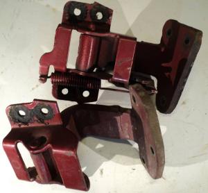 1962   Oldsmobile 88    door hingeupper and lower      left front